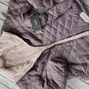 Free Country Reversible Womens Jacket. Size Large. New.